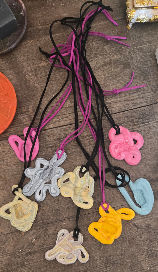 Halsband av Återvunnen Plast